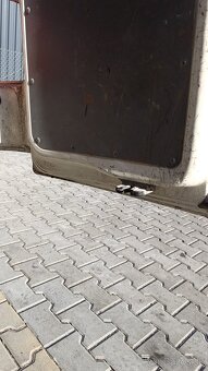 Zadné krydlove dvere VW T5 - 3