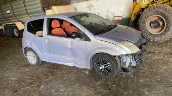 Predám Citroen C2 1,4 HDi Automat - havarované - 3