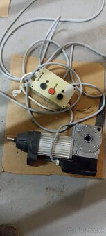Predám motor priemyselných sekcnych vrát Becker A50/25-LK - 3