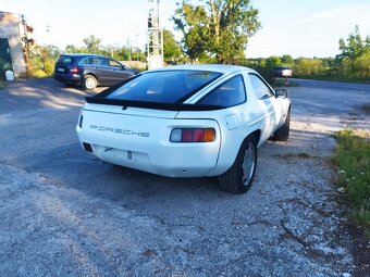 Porsche 928s - 3