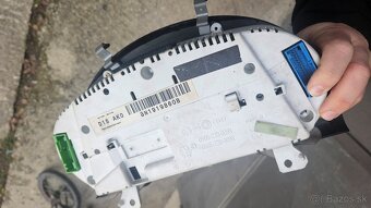 Budíky / Tachometer Audi TT - starší model - 3