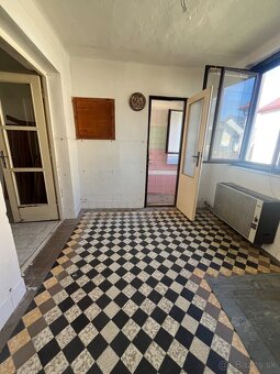 RODINNÝ DOM-V TOP LOKALITE TREBIŠOV - 3