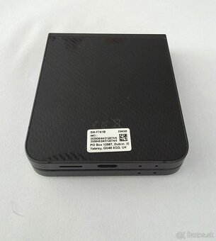 Samsung Galaxy Z Flip6 256 GB – Crafted Black – ako nový - 3