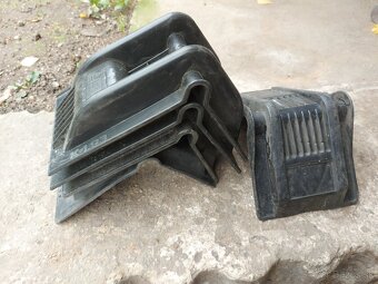 Predám plastové rohy - 3