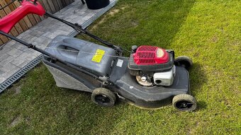 Benzínová kosacka Honda s pohonom. - 3