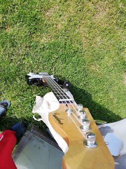 Bass guitar - 3
