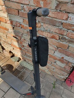 Elektrická kolobežka Ninebot by Segway KickScooter ES2 - 3