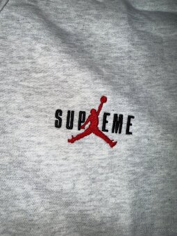 Supreme x Jordan suprava - 3