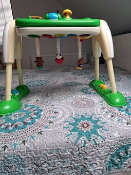 Predám  detskú  hrazdičku / hrací stolík Chicco - 3