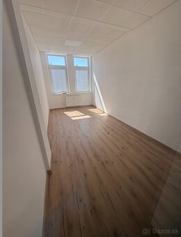 Na prenájom kancelária/obchodný priestor - 3