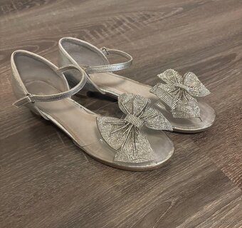 Trblietavé dievčenské lodičky - 3