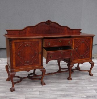 Komoda starožitná vyrezávaná . - 3