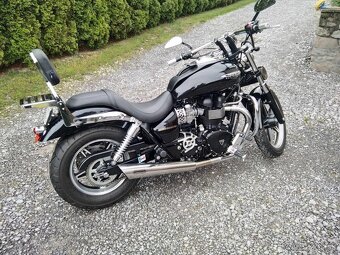 Triumph SPEEDMASTER - 3