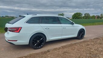 2.0 TDI 140kW Style Combi - 3