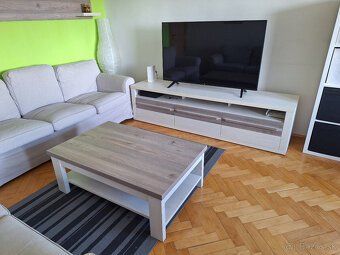 Pevná skrinka pod TV - 3