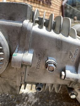 Predám motor yx 150 - 3