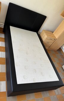 Čierna jednolôžková posteľ – bez matraca - 3
