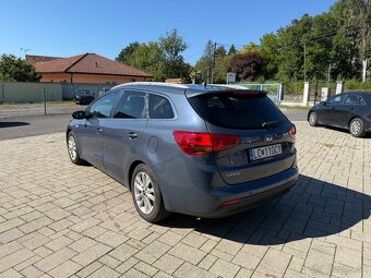 Kia Ceed SW 1,6 GDi Strieborná edícia - 3