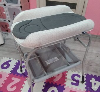 Prebaľovací pult s vaničkou - 3