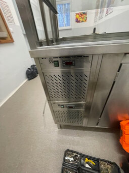 CHLADIACA VITRÍNA - 3