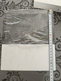 Rozvodná skriňa na stenu - 8 modulov - 3