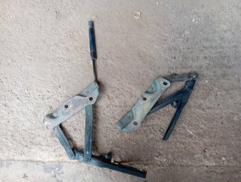 Držiaki na kapotu Opel Vectra b - 3