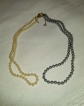 KRÁSNY NÁHRDELNÍK - 3