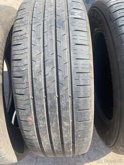Predám pneu 215/60 - 3