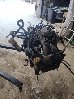2.5 benzín 121kw EJ25 - 3