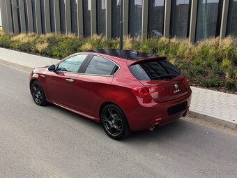 Alfa Romeo Giulietta (Rosso Maranello) - 3