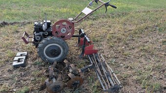 Predám malotraktor + veľa príslušenstva komplet 110€ - 3