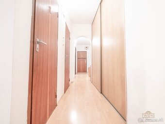 Prenajmeme 2 izbový byt v Petržalke oproti ekon.univerzity, - 3
