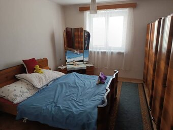 Na predaj 3-izbový byt s podkrovím, garážou a záhradou – Nov - 3