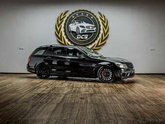 Mercedes-Benz C trieda Kombi 63 AMG Performance - 3