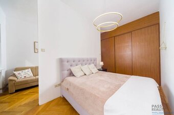 NA PREDAJ veľký 1 izbový byt s impozantnými výhľadmi na hrad - 3