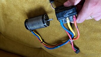 Regulátor monstertronic 150A - 3