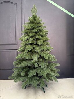 Umelý 3D vianočný stromček Merry Vip - 3