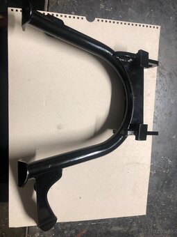 Predám stredový stojan na Triumph Bonneville T100 - 3