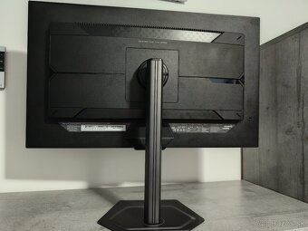 27" Gigabyte M27UP - 3