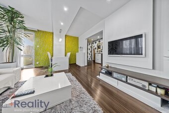 PLUS REALITY| Trojizbový byt s loggiou v DS na predaj - 3