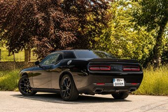 Dodge Challenger R/T 5.7 V8 / TOP STAV - 3
