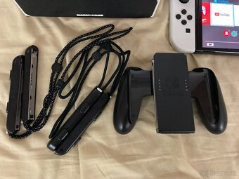Nintendo Switch OLED Biely (škrabance dohoda možná) - 3
