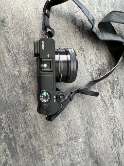 Sony A6000 + (16–50mm a 55–210mm), púzdro LowePro - 3