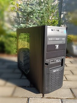 PCčko v cene 250e s intel i7 6jadro 3.7ghz a Nvidia GTX - 3