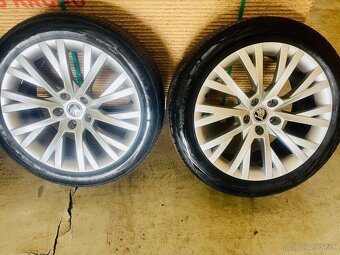 Škoda Antares 18" 8,0J x 18" ET 44 originál - 3