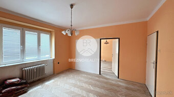 Priestranný 2 izbový byt, 75 m2 + 22 m2 pivničný priestor - - 3