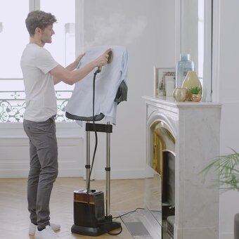 Stojanový naparovač odevov Tefal IXEO QT2020E0 čierny/medený - 3