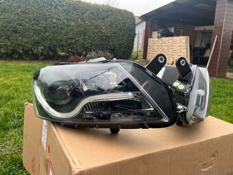 Predné svetlá Passat B7 - 3