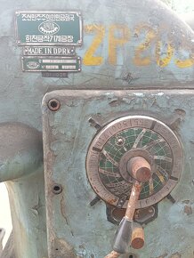 Frézka na kov litinová F2-250 TOS Korea - 3