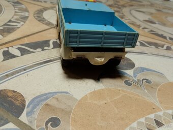 Predám Tatra 813 - 3